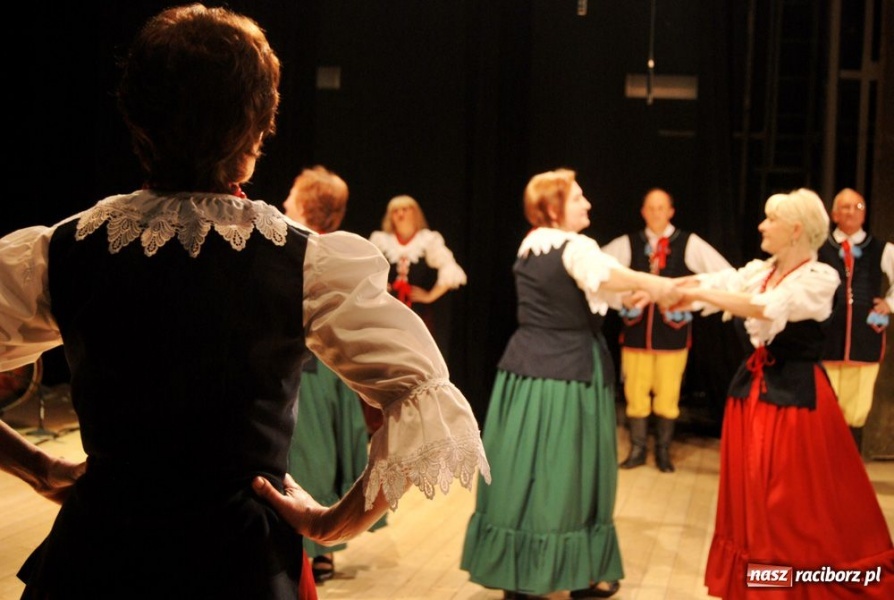 Zdjęcie w galerii na portalu naszraciborz.pl: Strzecha pokazała Hej kole młyna wiadomości z regionu