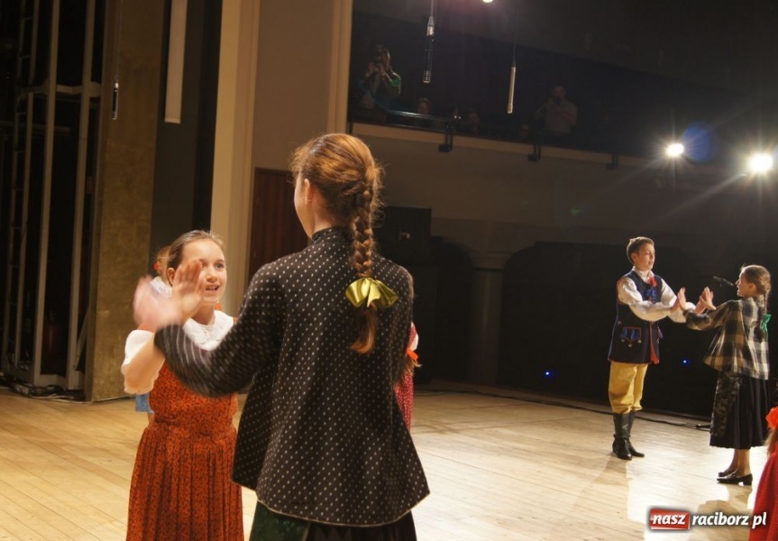 Zdjęcie w galerii na portalu naszraciborz.pl: Strzecha pokazała Hej kole młyna wiadomości z regionu