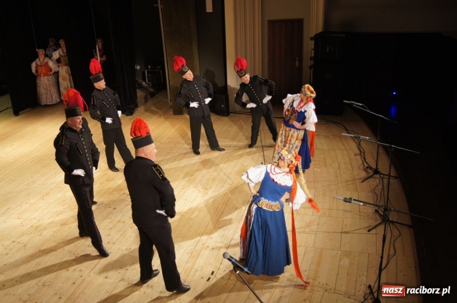 Zdjęcie w galerii na portalu naszraciborz.pl: Strzecha pokazała Hej kole młyna wiadomości z regionu