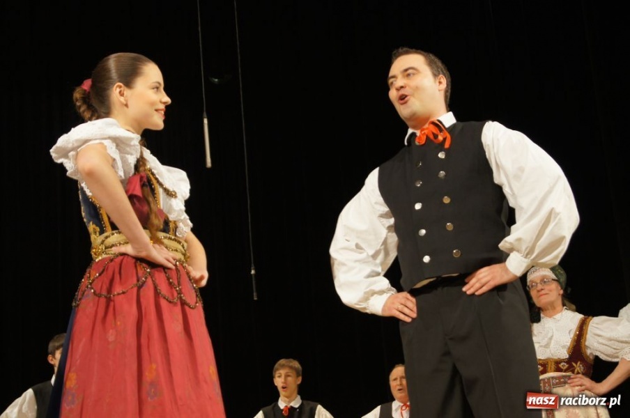 Zdjęcie w galerii na portalu naszraciborz.pl: Strzecha pokazała Hej kole młyna wiadomości z regionu