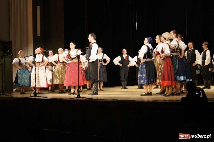 Zdjęcie w galerii na portalu naszraciborz.pl: Strzecha pokazała Hej kole młyna wiadomości z regionu