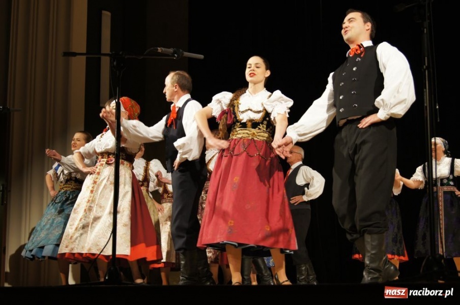 Zdjęcie w galerii na portalu naszraciborz.pl: Strzecha pokazała Hej kole młyna wiadomości z regionu