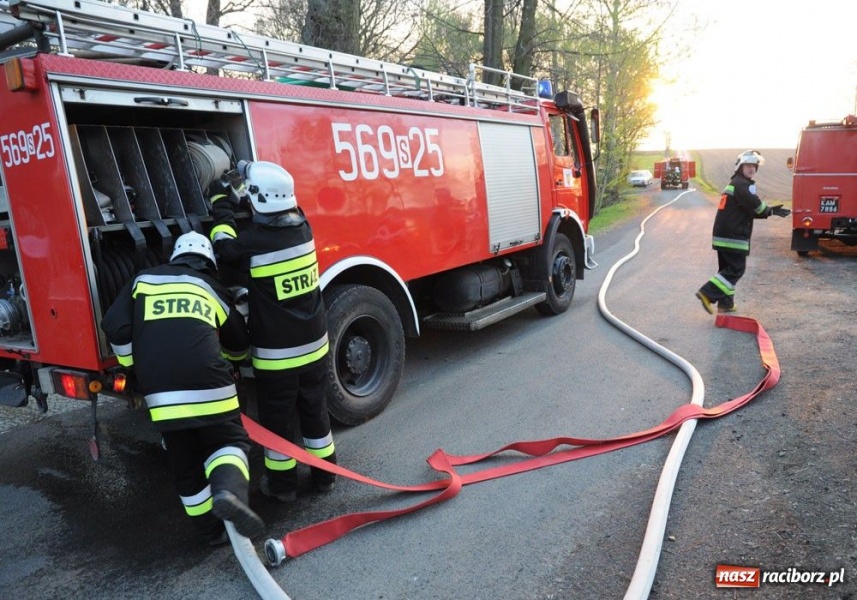 Zdjęcie w galerii na portalu naszraciborz.pl: Ratowali kościółek w Pietrowicach wiadomości z regionu