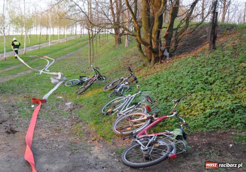 Zdjęcie w galerii na portalu naszraciborz.pl: Ratowali kościółek w Pietrowicach wiadomości z regionu