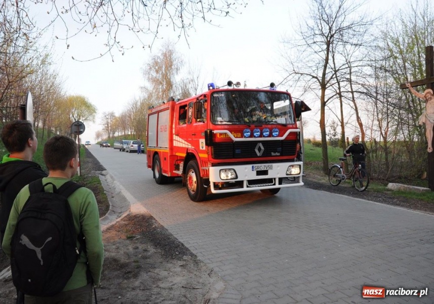Zdjęcie w galerii na portalu naszraciborz.pl: Ratowali kościółek w Pietrowicach wiadomości z regionu