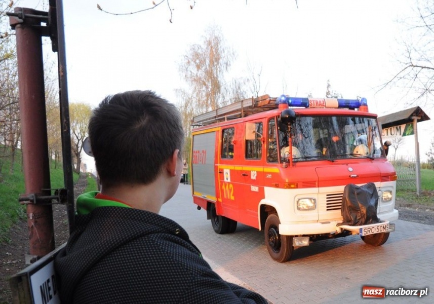Zdjęcie w galerii na portalu naszraciborz.pl: Ratowali kościółek w Pietrowicach wiadomości z regionu