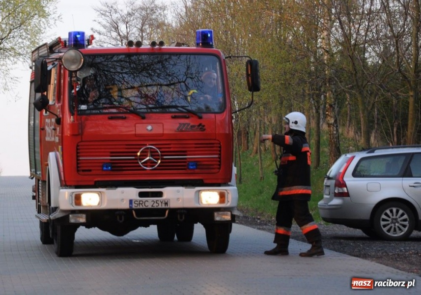 Zdjęcie w galerii na portalu naszraciborz.pl: Ratowali kościółek w Pietrowicach wiadomości z regionu
