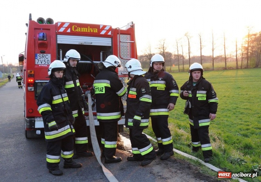 Zdjęcie w galerii na portalu naszraciborz.pl: Ratowali kościółek w Pietrowicach wiadomości z regionu