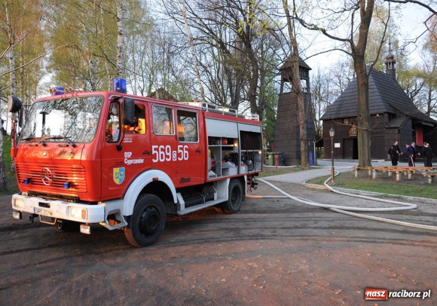 Zdjęcie w galerii na portalu naszraciborz.pl: Ratowali kościółek w Pietrowicach wiadomości z regionu