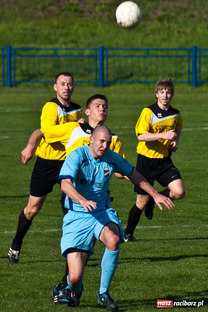 Zdjęcie w galerii na portalu naszraciborz.pl: Mecz o życie na remis wiadomości z regionu