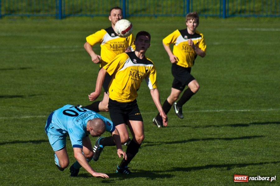 Zdjęcie w galerii na portalu naszraciborz.pl: Mecz o życie na remis wiadomości z regionu