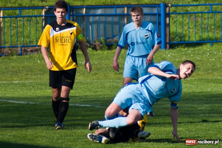 Zdjęcie w galerii na portalu naszraciborz.pl: Mecz o życie na remis wiadomości z regionu