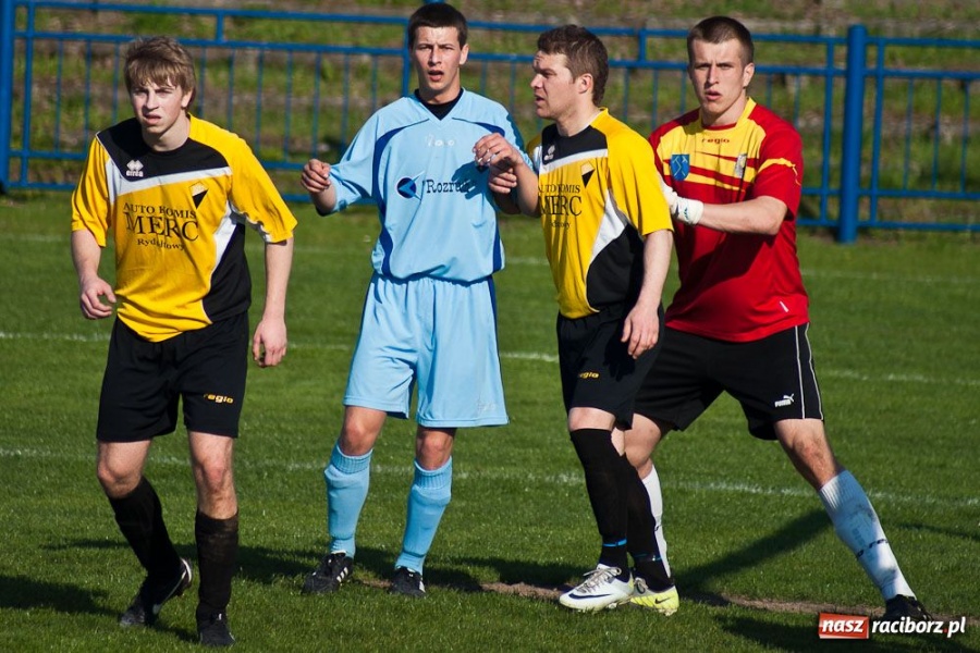 Zdjęcie w galerii na portalu naszraciborz.pl: Mecz o życie na remis wiadomości z regionu