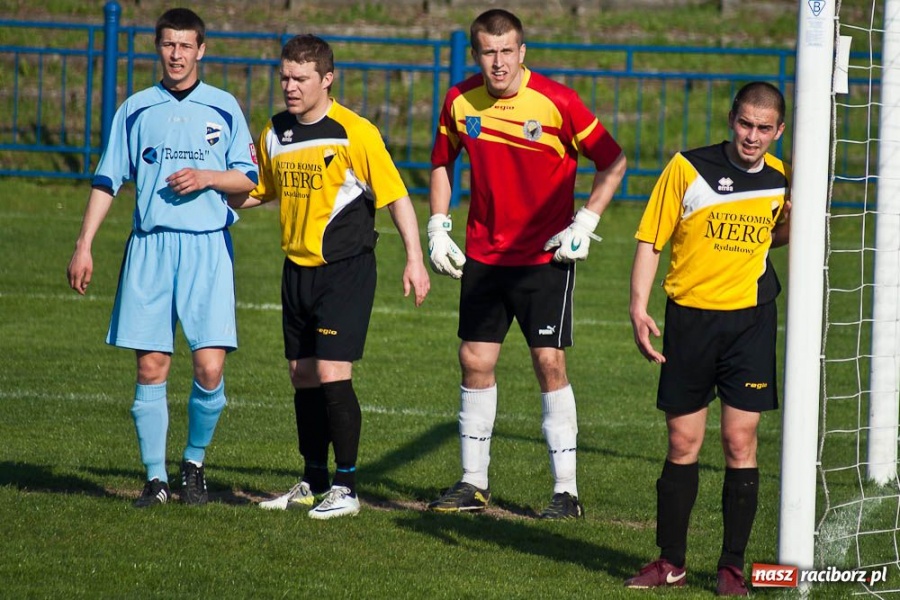 Zdjęcie w galerii na portalu naszraciborz.pl: Mecz o życie na remis wiadomości z regionu