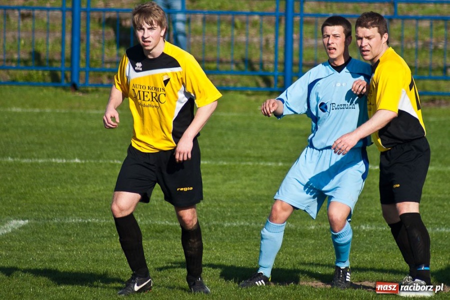 Zdjęcie w galerii na portalu naszraciborz.pl: Mecz o życie na remis wiadomości z regionu