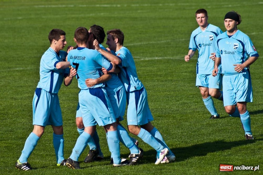Zdjęcie w galerii na portalu naszraciborz.pl: Mecz o życie na remis wiadomości z regionu