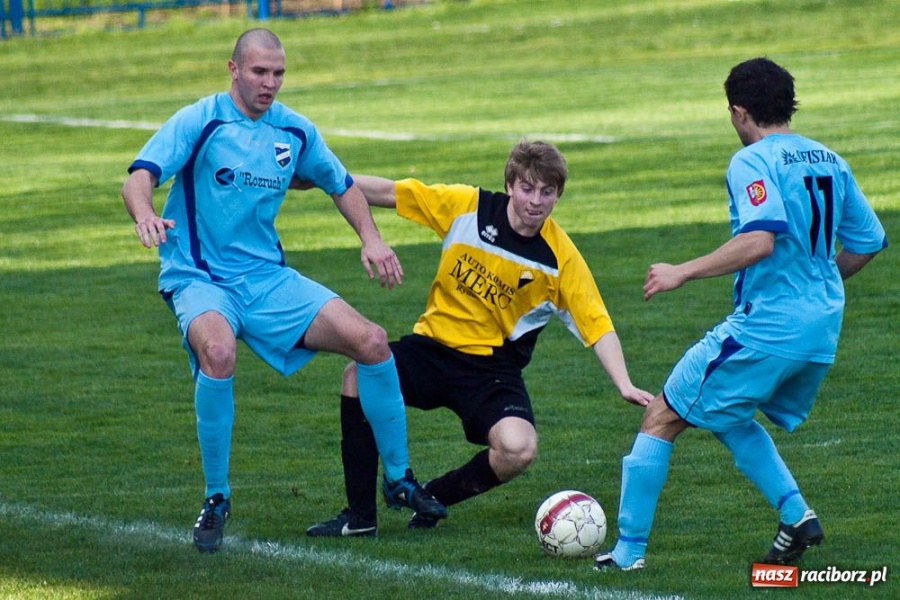 Zdjęcie w galerii na portalu naszraciborz.pl: Mecz o życie na remis wiadomości z regionu