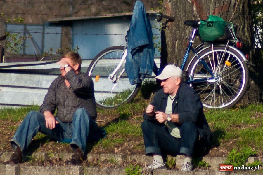 Zdjęcie w galerii na portalu naszraciborz.pl: Mecz o życie na remis wiadomości z regionu