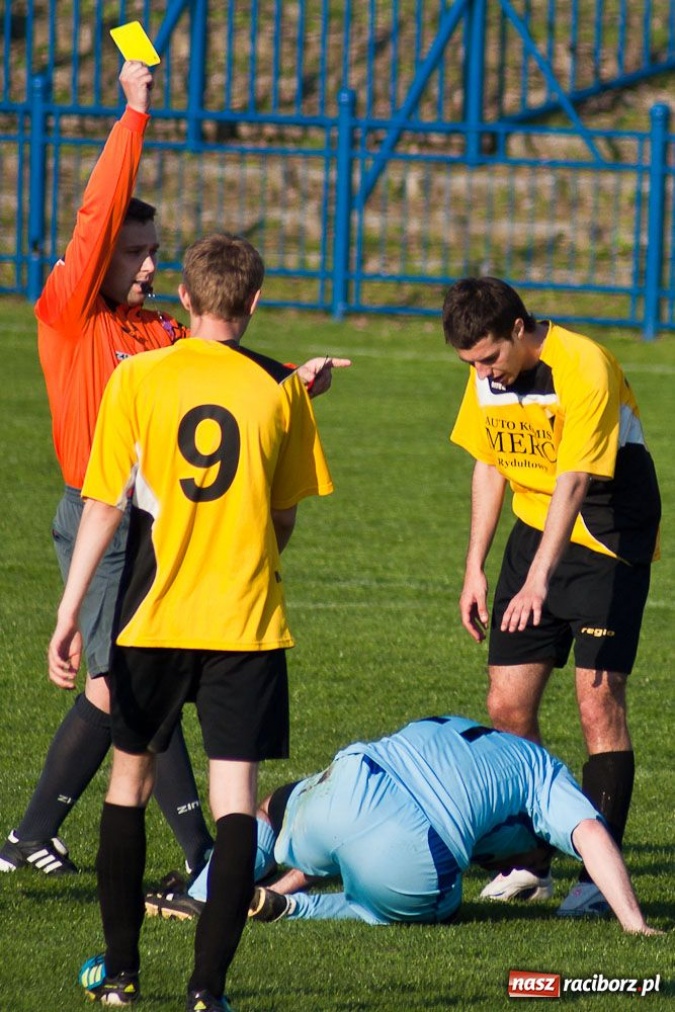 Zdjęcie w galerii na portalu naszraciborz.pl: Mecz o życie na remis wiadomości z regionu