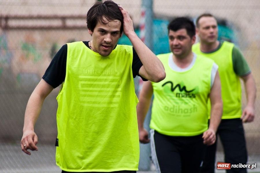 Zdjęcie w galerii na portalu naszraciborz.pl: Zakład Karny z pucharem dyrektora ZSZ wiadomości z regionu