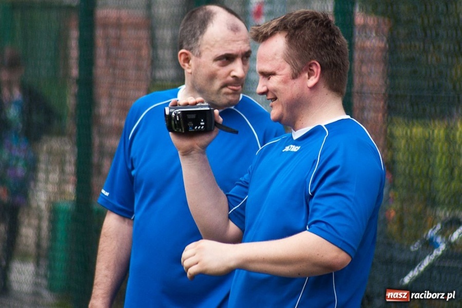 Zdjęcie w galerii na portalu naszraciborz.pl: Zakład Karny z pucharem dyrektora ZSZ wiadomości z regionu