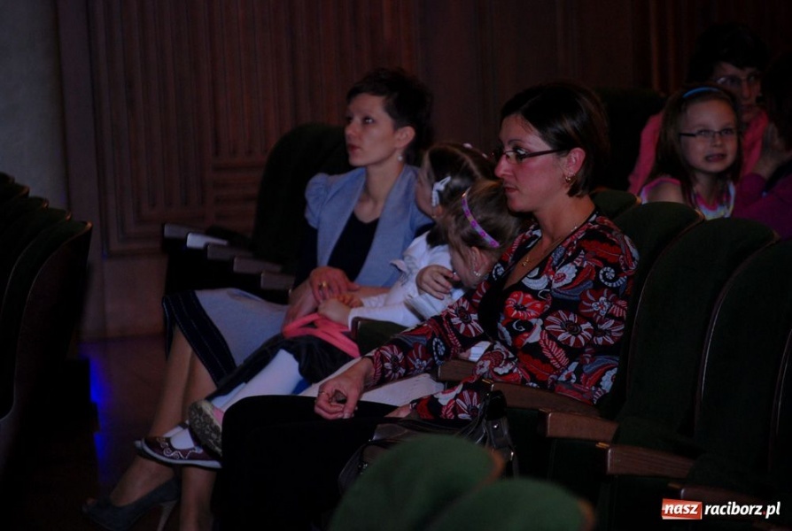 Zdjęcie w galerii na portalu naszraciborz.pl: Bajkowe popołudnie w RCK-u wiadomości z regionu