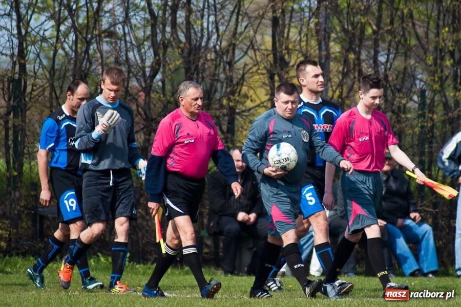 Zdjęcie w galerii na portalu naszraciborz.pl: Wicher postraszył Chałupki wiadomości z regionu