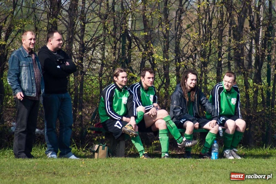 Zdjęcie w galerii na portalu naszraciborz.pl: Wicher postraszył Chałupki wiadomości z regionu