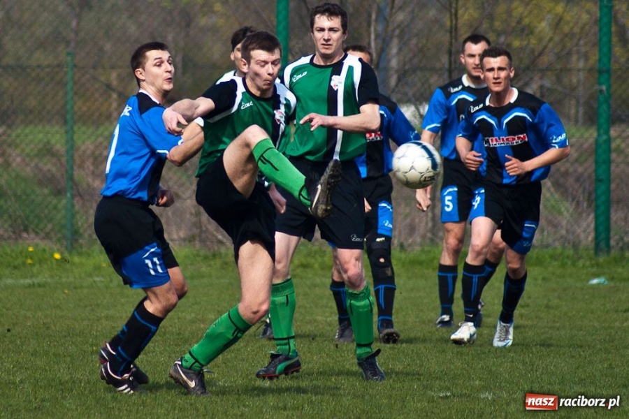 Zdjęcie w galerii na portalu naszraciborz.pl: Wicher postraszył Chałupki wiadomości z regionu