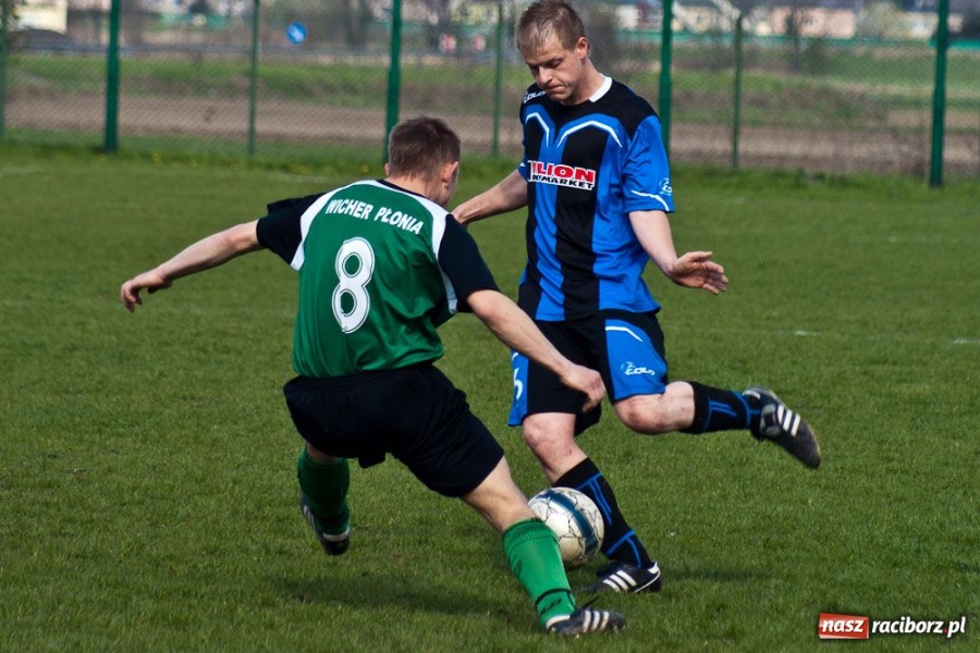 Zdjęcie w galerii na portalu naszraciborz.pl: Wicher postraszył Chałupki wiadomości z regionu