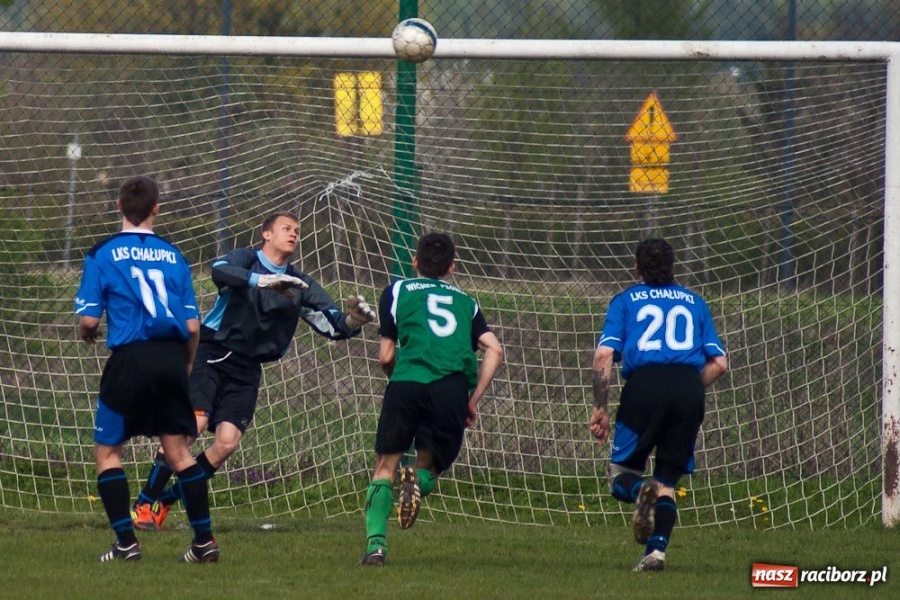 Zdjęcie w galerii na portalu naszraciborz.pl: Wicher postraszył Chałupki wiadomości z regionu