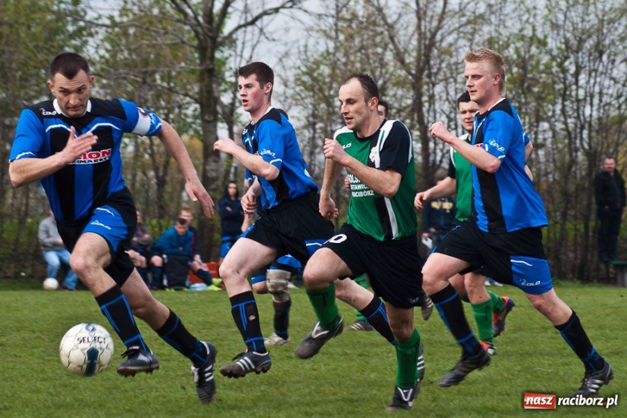 Zdjęcie w galerii na portalu naszraciborz.pl: Wicher postraszył Chałupki wiadomości z regionu