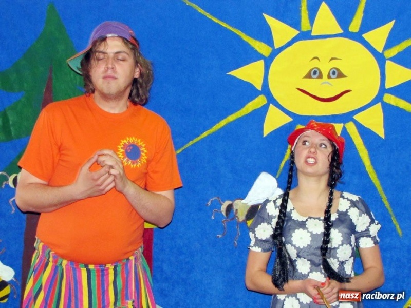 Zdjęcie w galerii na portalu naszraciborz.pl: Dzień książki z teatrem MASKA wiadomości z regionu