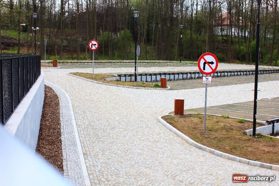 Zdjęcie w galerii na portalu naszraciborz.pl: Parking z prawdziwego zdarzenia wiadomości z regionu