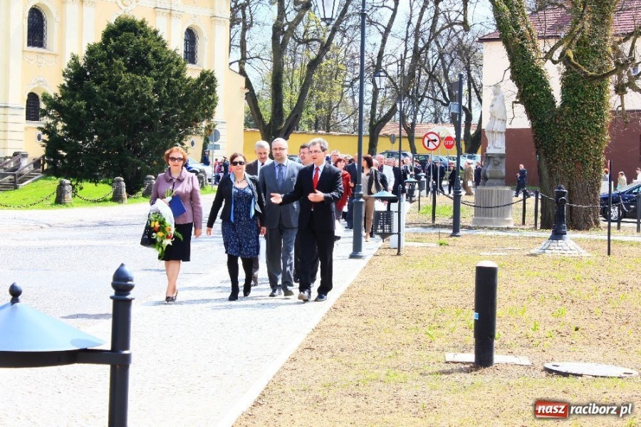 Zdjęcie w galerii na portalu naszraciborz.pl: Parking z prawdziwego zdarzenia wiadomości z regionu