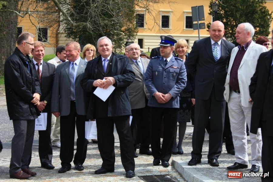 Zdjęcie w galerii na portalu naszraciborz.pl: Parking z prawdziwego zdarzenia wiadomości z regionu