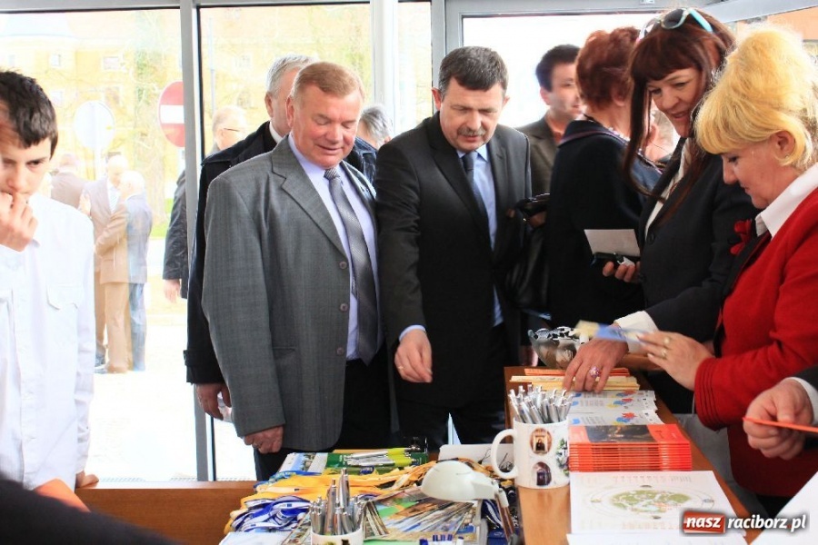 Zdjęcie w galerii na portalu naszraciborz.pl: Parking z prawdziwego zdarzenia wiadomości z regionu