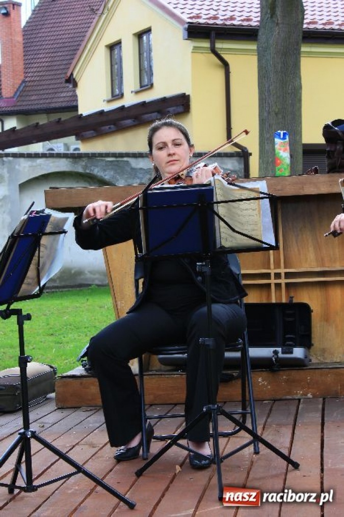 Zdjęcie w galerii na portalu naszraciborz.pl: Parking z prawdziwego zdarzenia wiadomości z regionu
