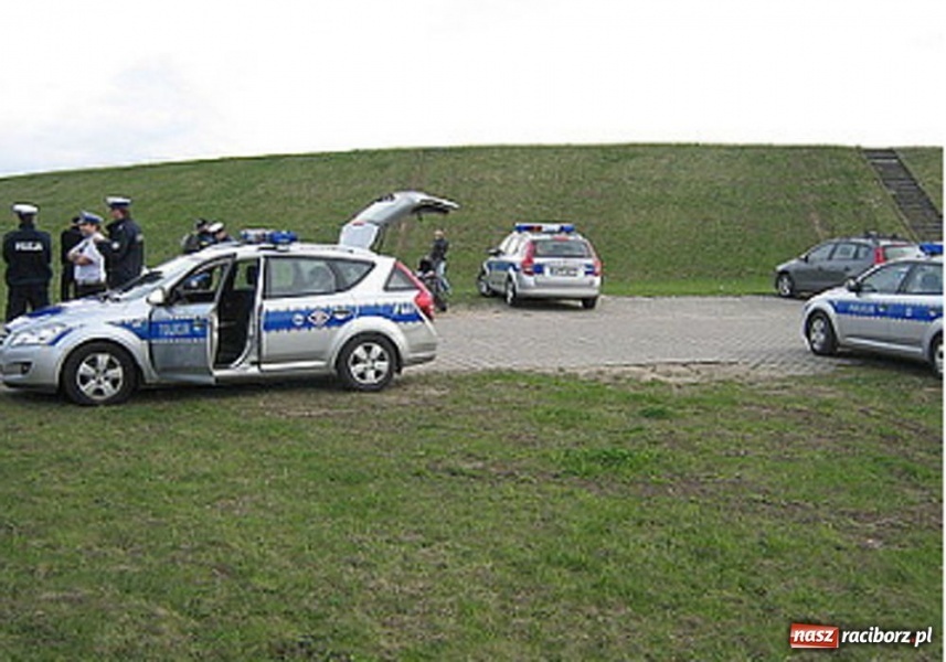 Zdjęcie w galerii na portalu naszraciborz.pl: Obława na 