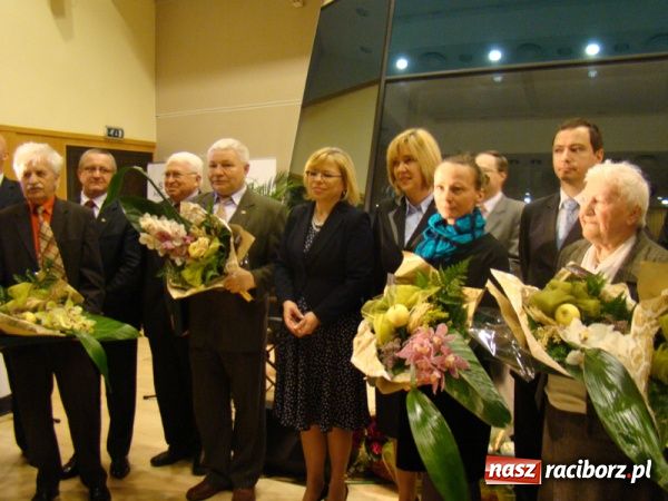 Zdjęcie w galerii na portalu naszraciborz.pl: Wręczono Zielone czeki 2012 wiadomości z regionu