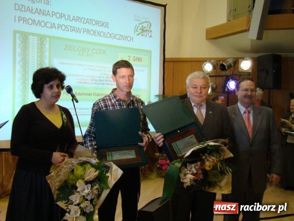Zdjęcie w galerii na portalu naszraciborz.pl: Wręczono Zielone czeki 2012 wiadomości z regionu