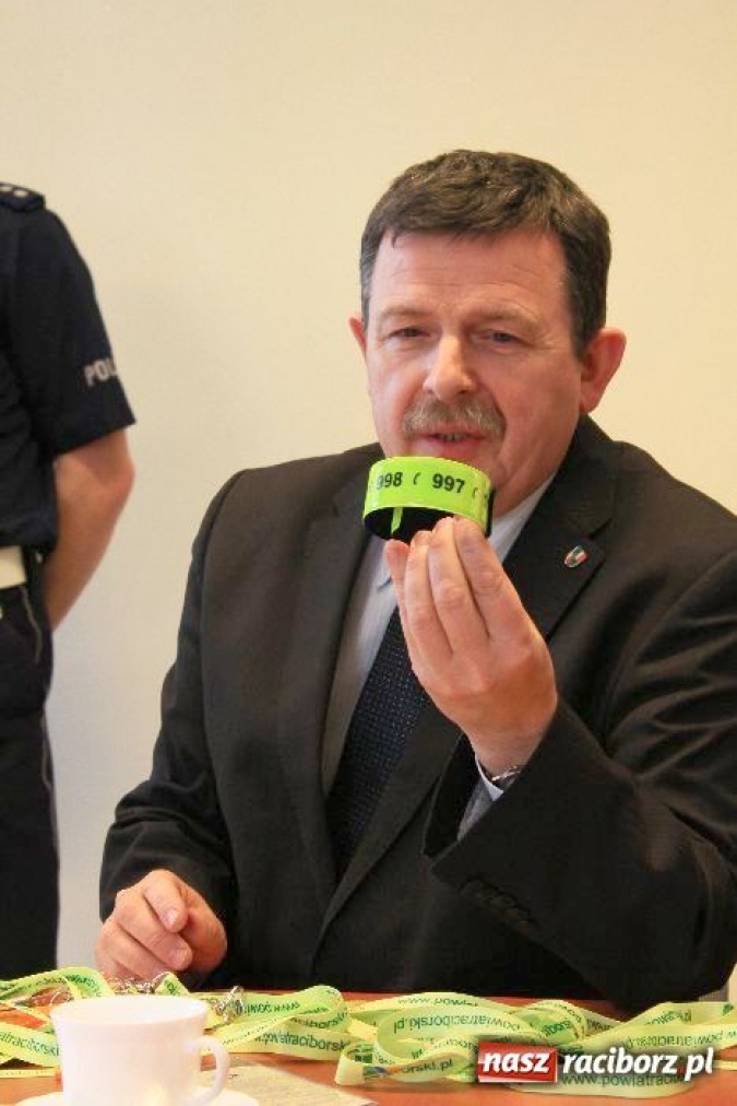 Zdjęcie w galerii na portalu naszraciborz.pl: Laureaci konkursu zwiedzili komendę wiadomości z regionu