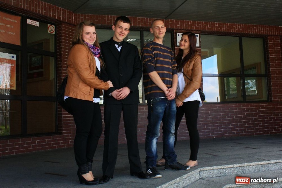 Zdjęcie w galerii na portalu naszraciborz.pl: Test z matematyki był trudny wiadomości z regionu