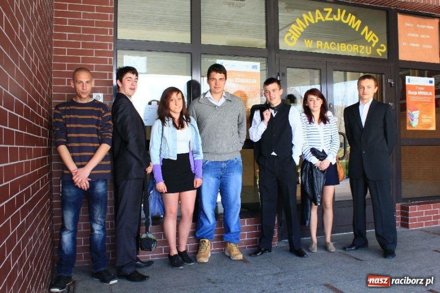 Zdjęcie w galerii na portalu naszraciborz.pl: Test z matematyki był trudny wiadomości z regionu