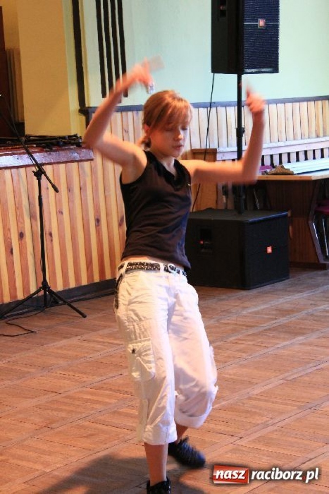 Zdjęcie w galerii na portalu naszraciborz.pl: Bajka Trójkątna na Dni Książki w Borucinie wiadomości z regionu