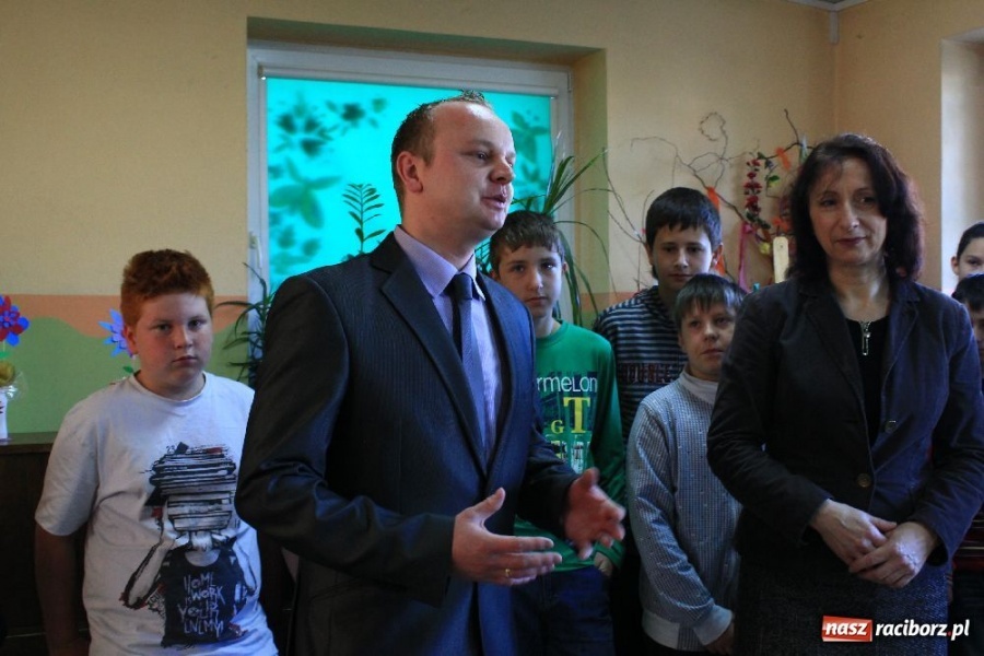 Zdjęcie w galerii na portalu naszraciborz.pl: Pierwszaku! Noś odblaski na plecaku wiadomości z regionu