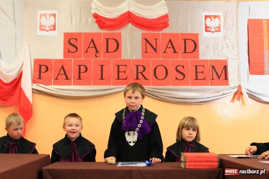 Zdjęcie w galerii na portalu naszraciborz.pl: Sąd nad szkodliwym papierosem wiadomości z regionu