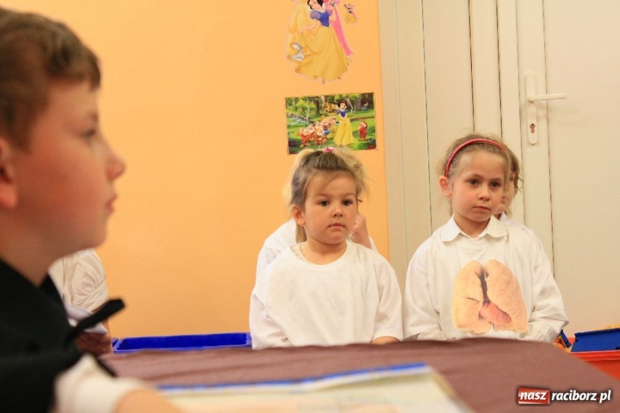 Zdjęcie w galerii na portalu naszraciborz.pl: Sąd nad szkodliwym papierosem wiadomości z regionu