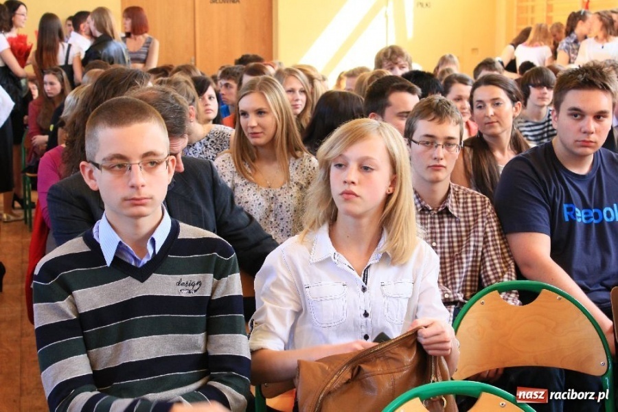 Zdjęcie w galerii na portalu naszraciborz.pl: Maturzyści z II LO zakończyli rok szkolny wiadomości z regionu