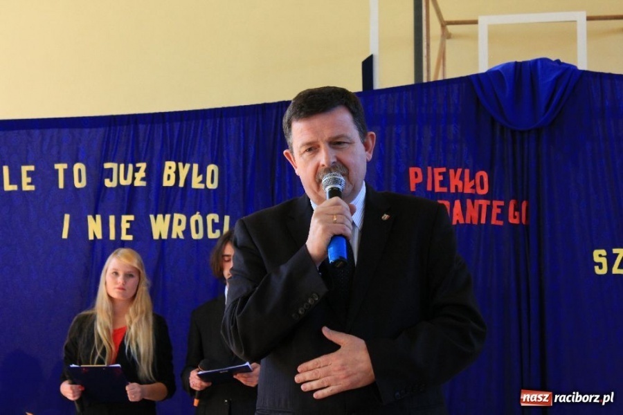 Zdjęcie w galerii na portalu naszraciborz.pl: Maturzyści z II LO zakończyli rok szkolny wiadomości z regionu